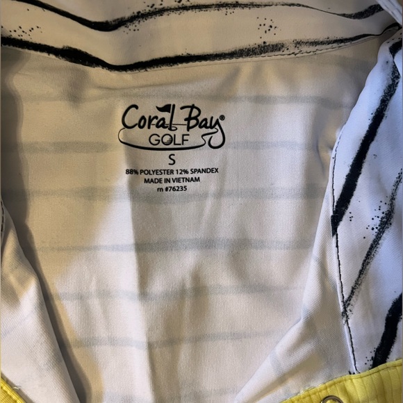 Women’s golf apparel bundle - Picture 4 of 16